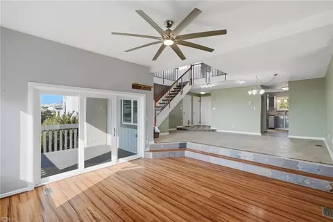 Living - 224 N First St, Hampton, VA 23664 photo 4 of 7