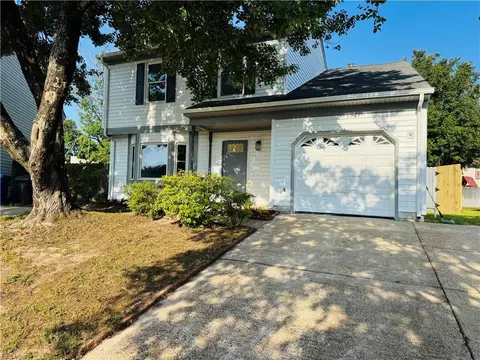 5732 Glen View Dr, Virginia Beach, VA 23464