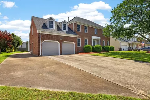 3626 Point Elizabeth Dr, Chesapeake, VA 23321