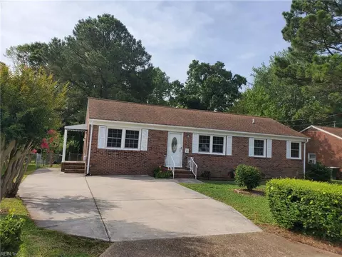 Exterior - 8 Sheralyn Pl, Hampton, VA 23666 photo 2 of 6