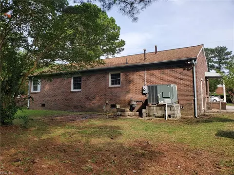 Exterior - 8 Sheralyn Pl, Hampton, VA 23666 photo 5 of 6