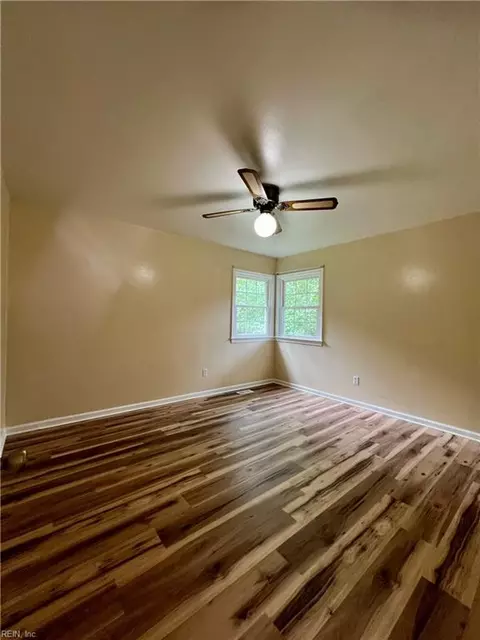 Bedroom - 8 Sheralyn Pl, Hampton, VA 23666 photo 4 of 4