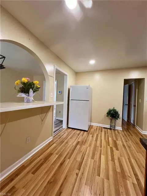 Kitchen - 8 Sheralyn Pl, Hampton, VA 23666 photo 2 of 2