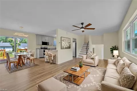 Living - 3404 Hardee Ct, Hampton, VA 23666 photo 2 of 3