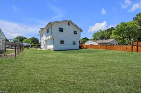 Exterior - 3404 Hardee Ct, Hampton, VA 23666 photo 4 of 6