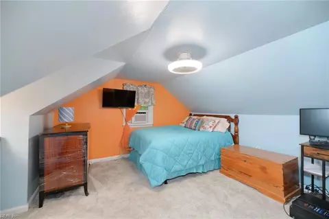 Bedroom - 22 Plaza Dr, Hampton, VA 23669 photo 2 of 2