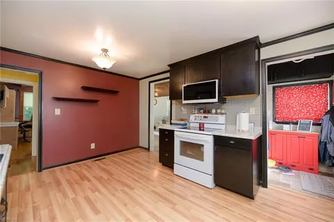 Kitchen - 22 Plaza Dr, Hampton, VA 23669 photo 3 of 3