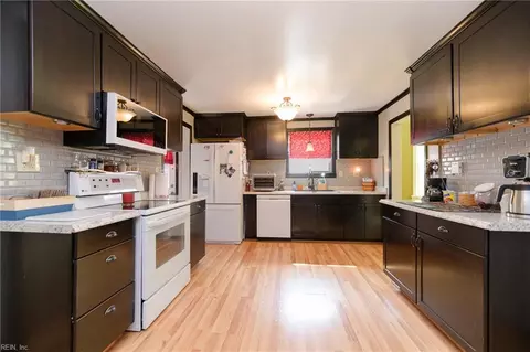 Kitchen - 22 Plaza Dr, Hampton, VA 23669 photo 1 of 3