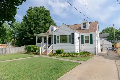 Exterior - 22 Plaza Dr, Hampton, VA 23669 photo 2 of 8