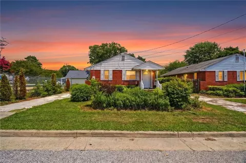207 E Sewell Ave, Hampton, VA 23663
