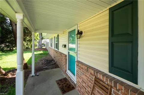 3700 Kings Point Arch Arch, Virginia Beach, VA 23452