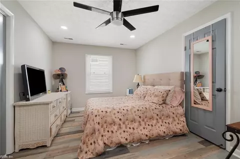 Bedroom - 106 Lighthouse Dr, Hampton, VA 23664 photo 3 of 5