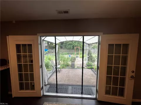 Entry Way - 754 E Little Back River Rd, Hampton, VA 23669 photo 1 of 2