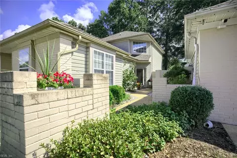 946 Nicklaus Dr, Newport News, VA 23602
