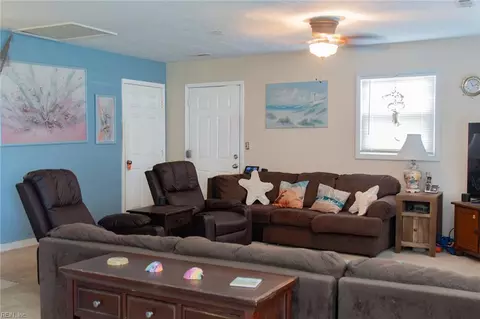 Living - 641 Nottingham Dr, Hampton, VA 23669 photo 1 of 1