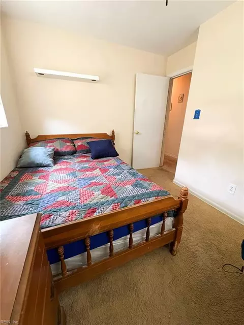 Bedroom - 641 Nottingham Dr, Hampton, VA 23669 photo 6 of 6