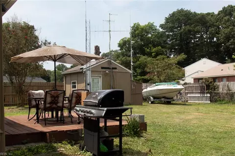 Exterior - 641 Nottingham Dr, Hampton, VA 23669 photo 6 of 6
