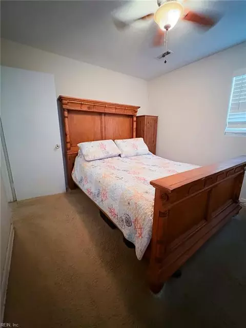 Bedroom - 641 Nottingham Dr, Hampton, VA 23669 photo 4 of 6