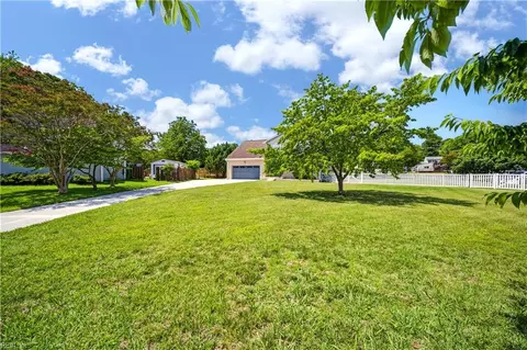 Exterior - 203 Skipper Ct, Hampton, VA 23669 photo 2 of 12