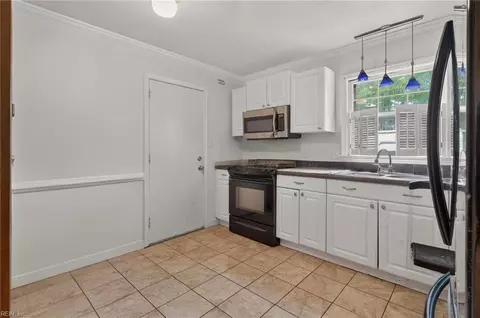 101 Garrett Dr, Hampton, VA 23669 photo 6