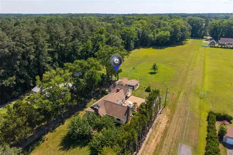 707 Waterview Rd, Yorktown, VA 23692