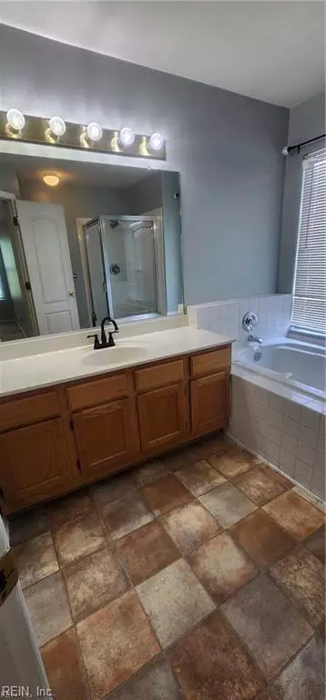 Entry Way - 4606 Old Fox Trl, Chesapeake, VA 23321 photo 3 of 3