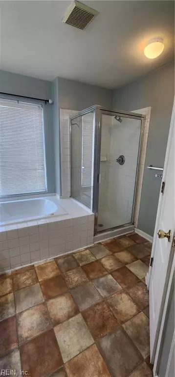 Bath - 4606 Old Fox Trl, Chesapeake, VA 23321 photo 4 of 4