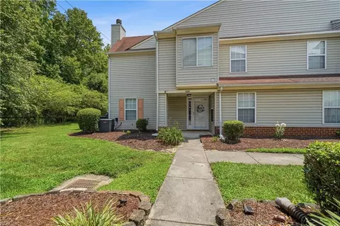 Exterior - 4606 Old Fox Trl, Chesapeake, VA 23321 photo 1 of 3