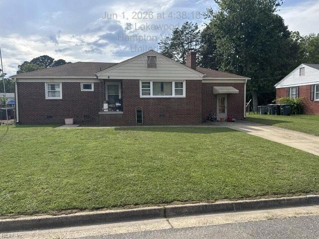 8 Lakewood Dr, Hampton, VA 23666
