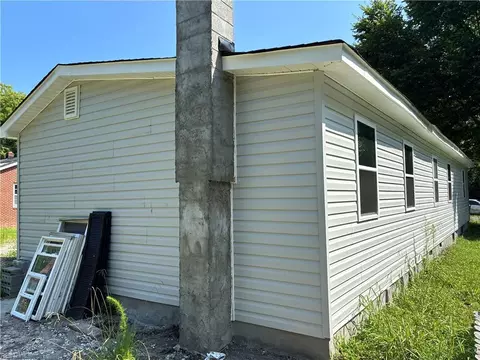 145 Shell Rd, Suffolk, VA 23432 photo 3