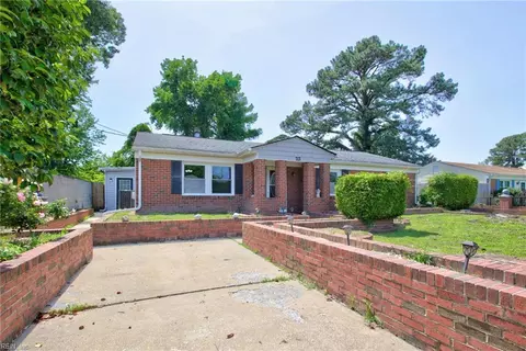 713 Pelham Dr, Hampton, VA 23669 photo 2