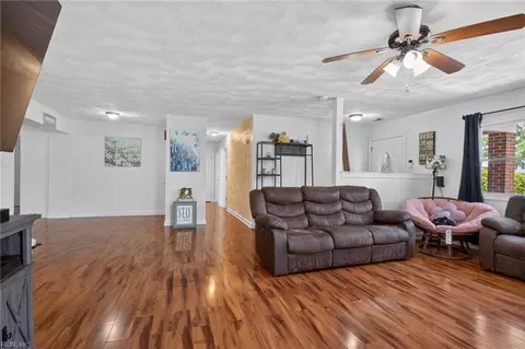 713 Pelham Dr, Hampton, VA 23669 photo 6
