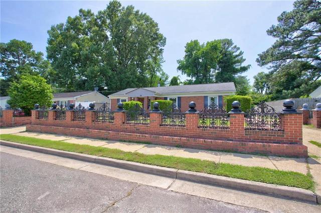 713 Pelham Dr, Hampton, VA 23669