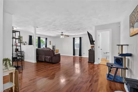 713 Pelham Dr, Hampton, VA 23669 photo 10