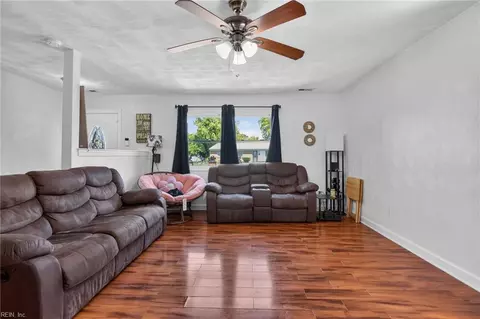 713 Pelham Dr, Hampton, VA 23669 photo 5