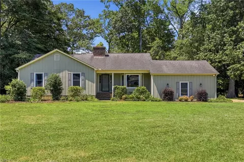 16 Dashiell Dr, Smithfield, VA 23430