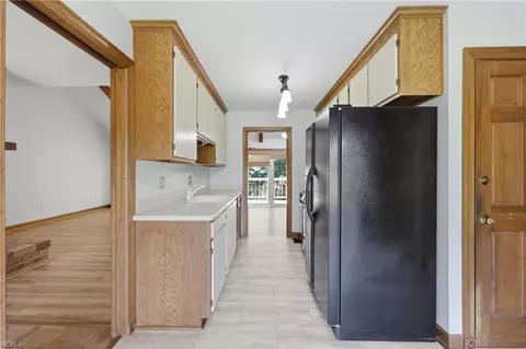 Entry Way - 16 Dashiell Dr, Smithfield, VA 23430 photo 2 of 2
