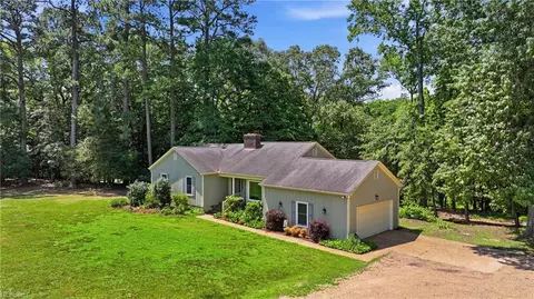 Exterior - 16 Dashiell Dr, Smithfield, VA 23430 photo 3 of 9
