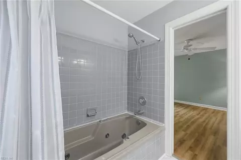 Bath - 16 Dashiell Dr, Smithfield, VA 23430 photo 6 of 6