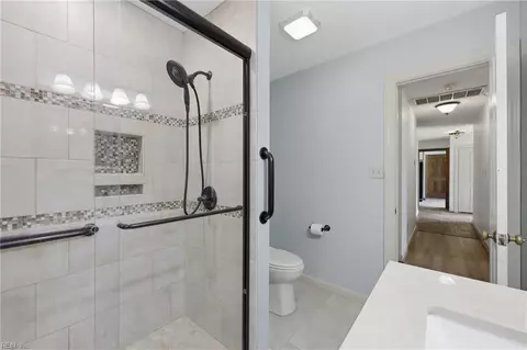Bath - 16 Dashiell Dr, Smithfield, VA 23430 photo 3 of 6