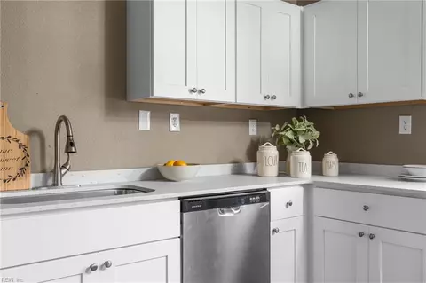 Kitchen - 509 N Mallory St, Hampton, VA 23663 photo 1 of 2