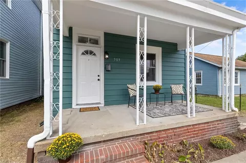 Exterior - 509 N Mallory St, Hampton, VA 23663 photo 2 of 4