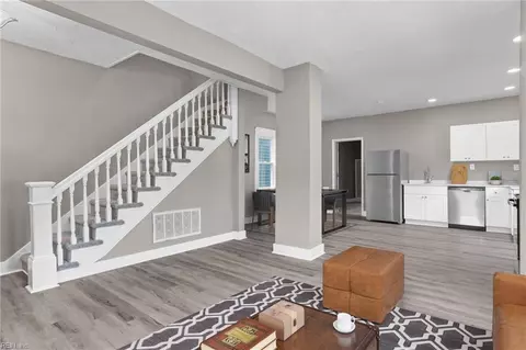 Entry Way - 509 N Mallory St, Hampton, VA 23663 photo 2 of 3