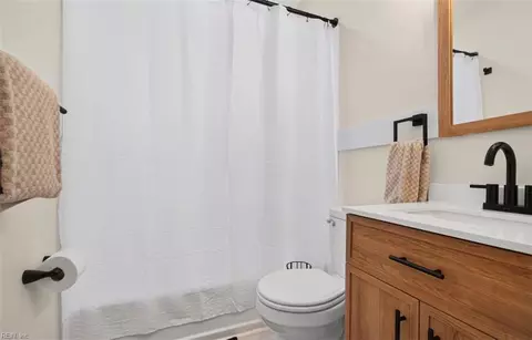 Bath - 108 Clover St, Hampton, VA 23669 photo 1 of 1