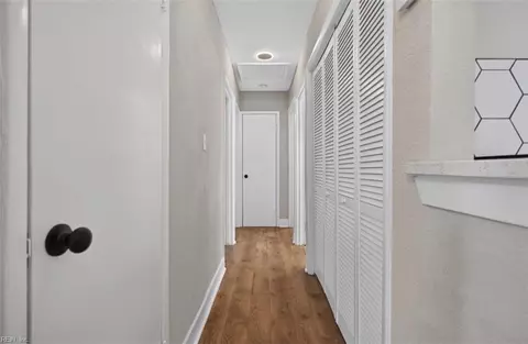 Entry Way - 108 Clover St, Hampton, VA 23669 photo 1 of 2