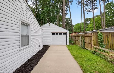 Exterior - 108 Clover St, Hampton, VA 23669 photo 3 of 6