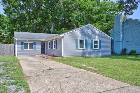 614 Woods Rd, Newport News, VA 23601