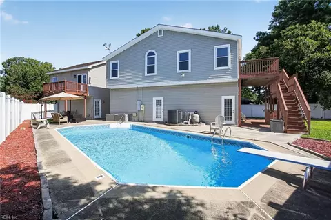 501 Thornloe Ln, Chesapeake, VA 23320