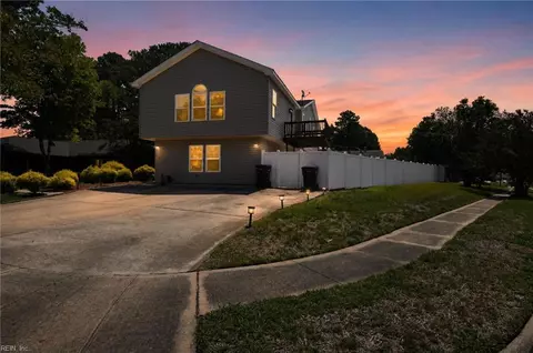 501 Thornloe Ln, Chesapeake, VA 23320
