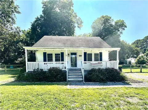 10270 Center St, Carrollton, VA 23314